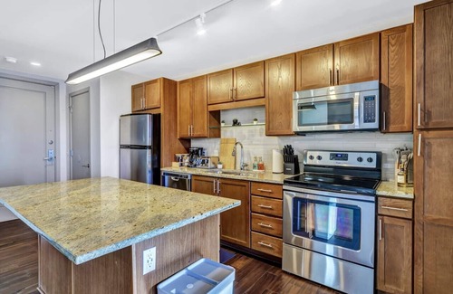 Downtown Dallas Apartamento | High-Rise 30th Flr Modern Apt, DT Dallas