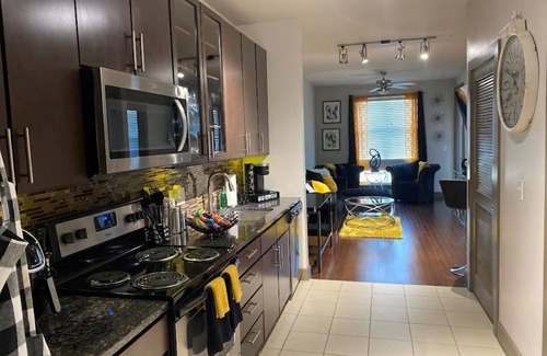 MacGregor Condominio | High Rise Condo/Apartment in the Medical Center Area