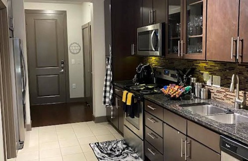 MacGregor Condominio | High Rise Condo/Apartment in the Medical Center Area