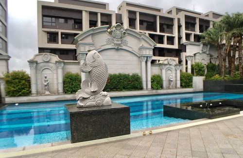Xizhi District Condominio | High-rise duplex condo 4BR 2Baths, free Pool, Gym, conference room, and more