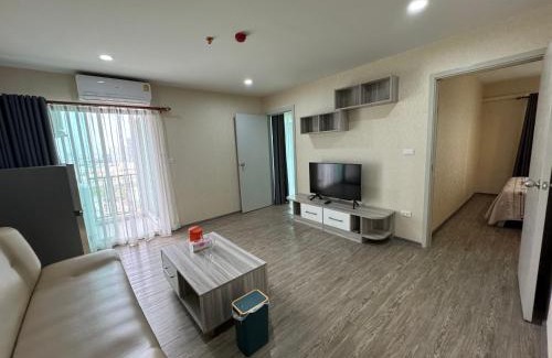 Bang Sue Apartamento | High-rise metro Condo 高层地铁公寓 离地铁站 50米 2室1厅2卫 沙发床 独立厨房 2阳台 可住5人 月租