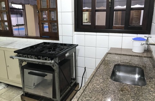 Peruibe Casa | ALTO ESTÁNDAR, 6 SUITES CON AIRE ACONDICIONADO, GRAN PISCINA, UBICACIÓN PRIVILEGIADA