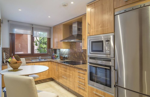 New Golden Mile Apartamento | Apartamento de alto nivel en primera línea de playa con vistas al mar
