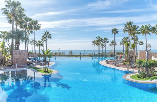 New Golden Mile Apartamento | Apartamento de alto nivel en primera línea de playa con vistas al mar