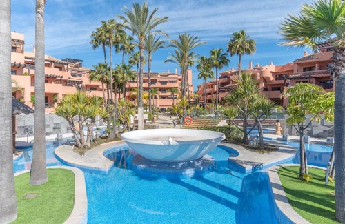 New Golden Mile Apartamento | High standard beach front apartment