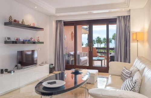 New Golden Mile Apartamento | High standard beach front apartment