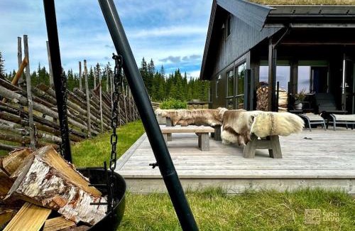 Sjusjoen Casa | High standard cabin at Sjusjøen sauna, hot tub & ski trails right outside