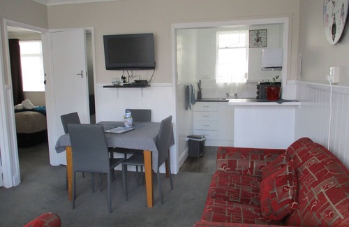 Picton Hotel | High Street Living Motel