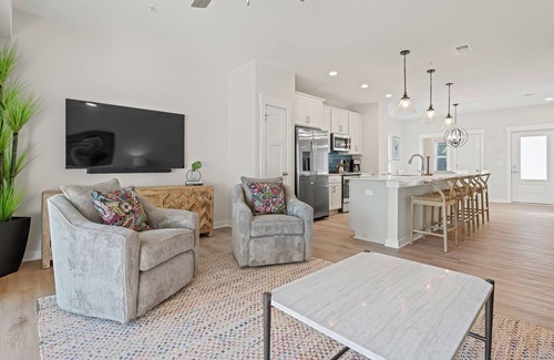 Bermuda Bay Casa | High Tide 2 Bedroom at Cambridge Cove with Private Hot Tub!