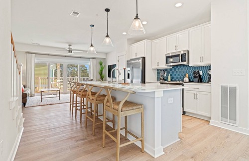 Bermuda Bay Casa | High Tide 2 Bedroom at Cambridge Cove with Private Hot Tub!