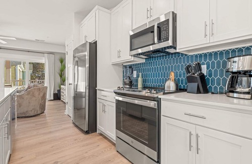 Bermuda Bay Casa | High Tide 2 Bedroom at Cambridge Cove with Private Hot Tub!