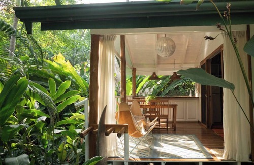 Playa Santa Teresa Casa | High Tide Bungalow Walking Distance To The Surf and Restaurants