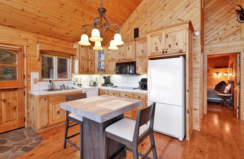 Fawnskin Cabina | High-Top Lakeview Chateau | Relaxing Modern Fawnskin Retreat