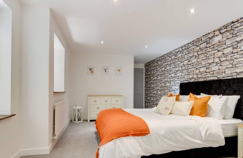 Carmarthen Casa | High Trees in Carmarthen