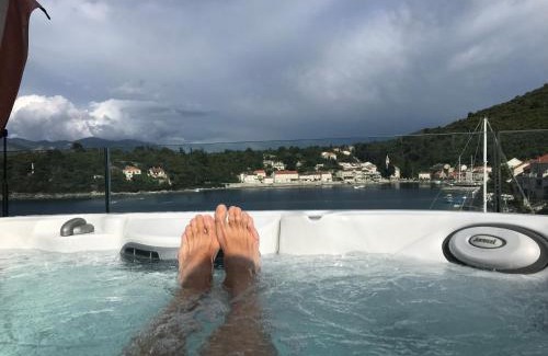 Racisce Apartamento | High View-A Seaside Villa With Huge Jacuzzi