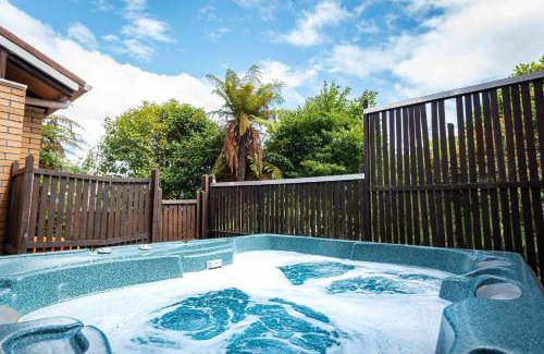 Lynmore Casa | Highfield on High - 50m to the Redwoods Forest with Spa Pool