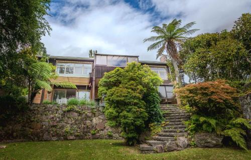 Lynmore Casa | Highfield on High - 50m to the Redwoods Forest with Spa Pool