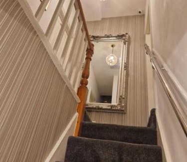 Sheffield Casa | Highfields Living - All Rooms Ensuite- Free Wifi- Free Local Parking