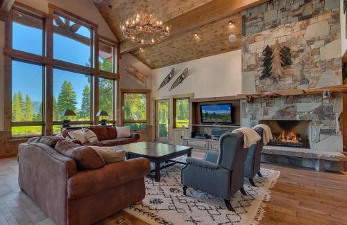 Truckee Casa | Highland Estate at Old Greenwood - Large, Luxury, Private Hot Tub & Amenity Access