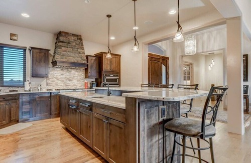 Colorado Springs Casa | Highland Heights! Luxe Mountain VIEWS w/ Hot Tub