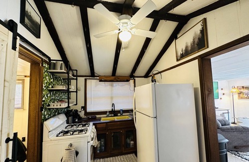 Hillsville Cabina | Highland Hideaway- Hot Tub