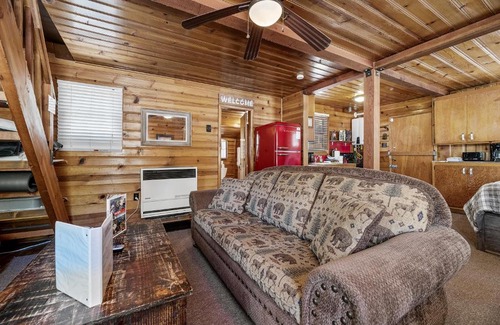 The Village Casa | Highland Hideaway - Walk to lake and village!