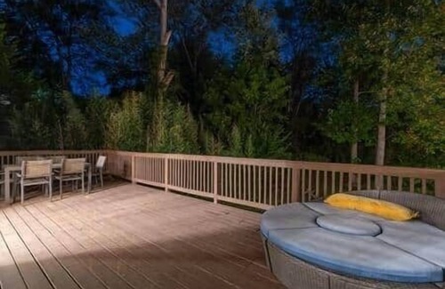 Knoxville Casa | Highland Hideout 10 mins from UT