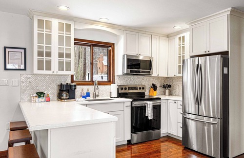 East Stroudsburg Casa | Highland Lake Retreat I Game Room I Hot Tub I Firepit I EV Charger