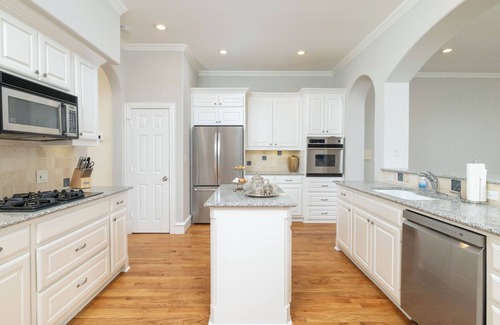 Park Cities Casa | Summer Family Home Steps from SMU & Highland Park