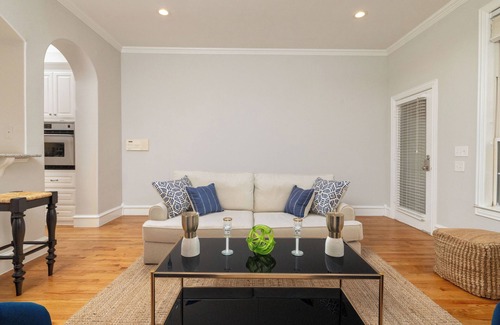 Park Cities Casa | Summer Family Home Steps from SMU & Highland Park