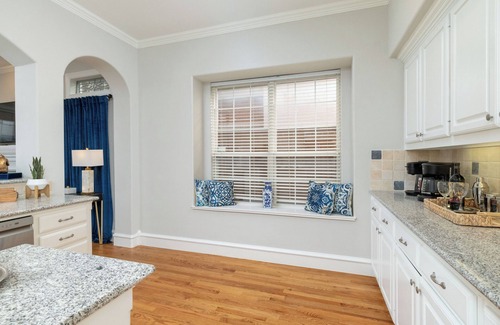 Park Cities Casa | Summer Family Home Steps from SMU & Highland Park