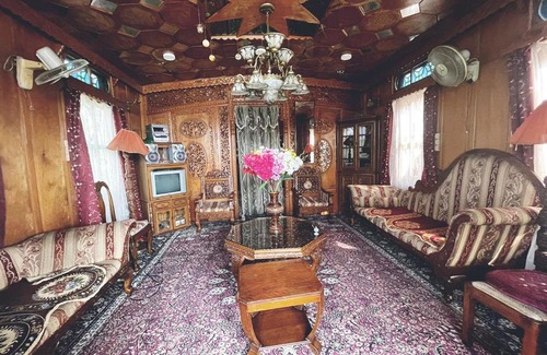 Dal Lake Alquiler De Eote | Highland Queen Houseboat