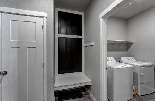 Rapid City Casa | Highly Accessible, Executive Style, Amazing View!