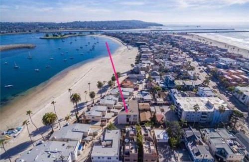 South Mission Beach Casa | Highly rated Best Beach! 3Bd 2Ba AC Luxury KING Beds!