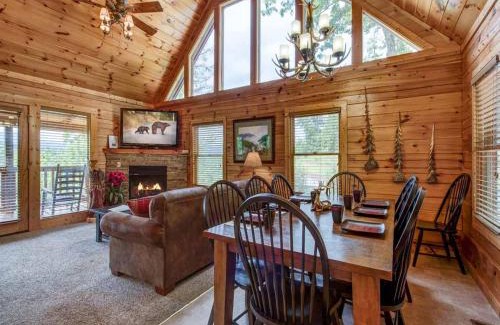 Black Bear Falls Casa | Highpoint Escape