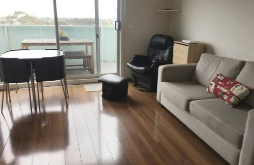 Northcote Apartamento | Highview on High St - A Balcony Haven in Northcote