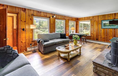 Laurel Springs Casa | Hike and Leaf Peep! Peaceful Home in Laurel Springs