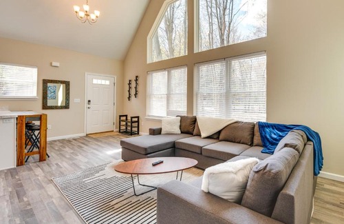 Locust Lake Village Casa | Hike and Ski Pocono Lake Home with Community Perks!