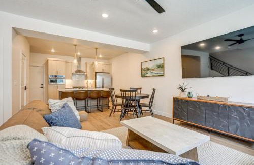 Weber County Casa | Hike and Ski Townhome 8 Mi to Dtwn Ogden!
