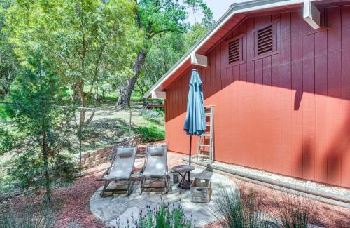 Ahwahnee Casa | Hike, Boat and More Cabin with Hot Tub in Ahwahnee!
