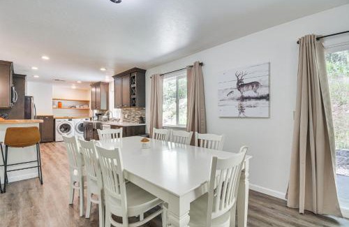 Ahwahnee Casa | Hike, Boat and More Cabin with Hot Tub in Ahwahnee!