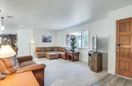 Ahwahnee Casa | Hike, Boat and More Cabin with Hot Tub in Ahwahnee!