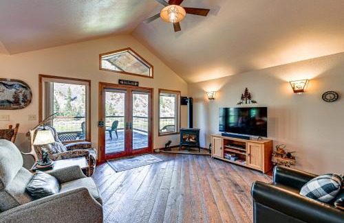 Superior Casa | Hike, Fish and Unwind Remote Escape in Montana