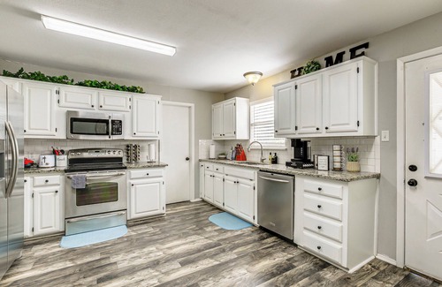 Greenville Casa | Hike, Fish & Golf: Home w/Patio in Greenville