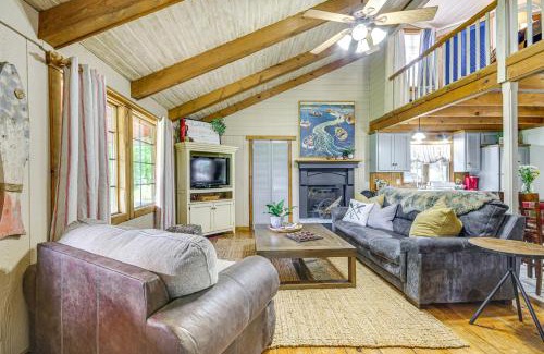 Roach Casa | Hike, Swim and Fish Lakefront Cabin in Roach!