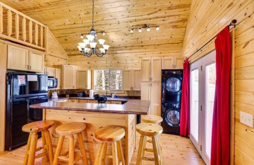 Deadwood Casa | Hike, Unwind and Bring Your Pet Deadwood Cabin!