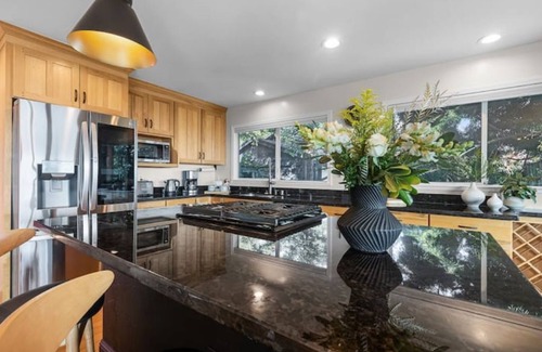 Oakland Casa | Hiking, Biking & Bay Area Views!