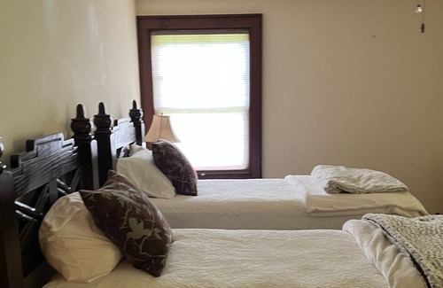 Clyde Cabina | Hiking enthusiasts looking for upscale accommodations and amazing views!