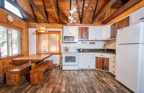 North Glade Hills Casa | Hildy's Hideaway | Dog Friendly + Lake Access