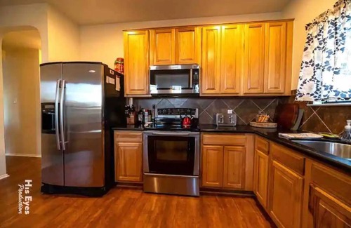 Cedar Park Casa | Hill Country Beauty in Red | Beautiful Large Home! Very Spacious!